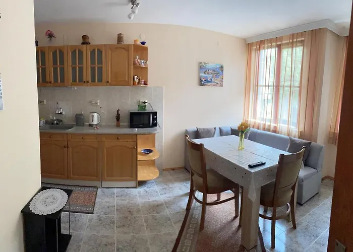 Mariana марияна Apartament *